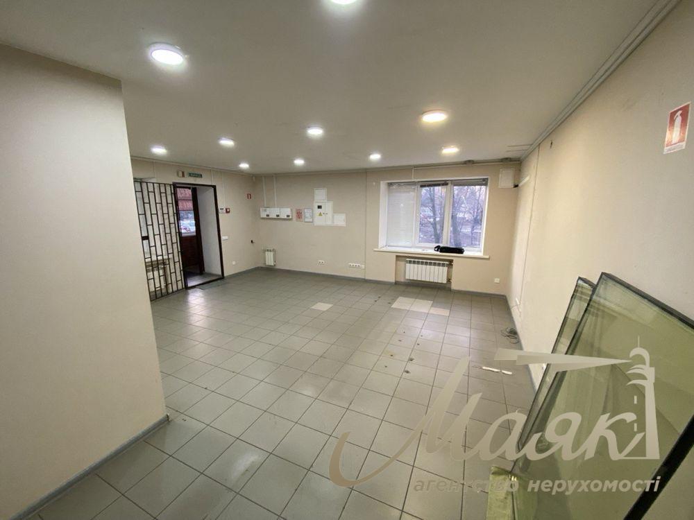 Sale of facade premises with tenants 51m2, st.Geroev Oborony 5, Goloseevsky district