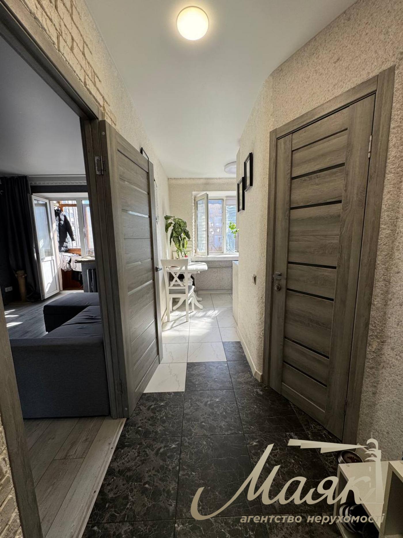 Продаж 1 кімнатної квартири по вул. Набережно-Корчуватська, Голосіївський район.