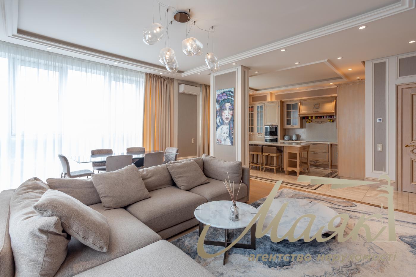 Rent 3-bedroom apartment LCD Novopecherskie Lipki, Verkhoglyada street (Dragomirov)