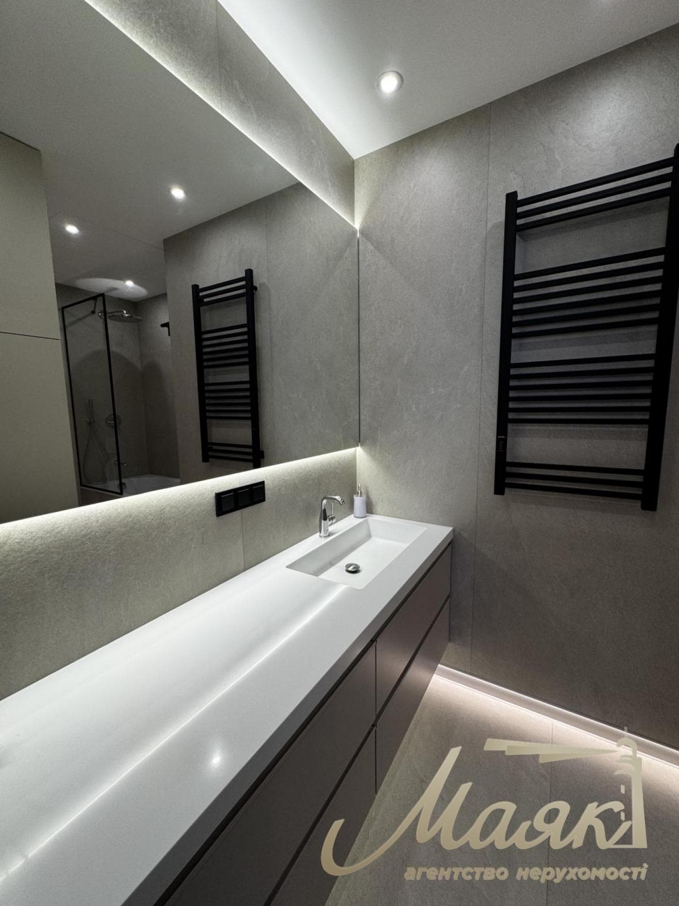 Rent 3 bedroom apartment in LCDDelmar, 90m, Pechersk
