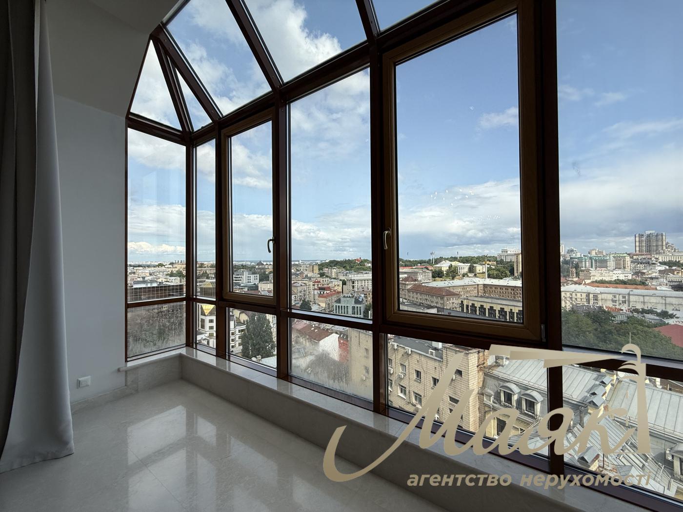 Аренда видовой 3к квартиры 245 кв. м на ул. Паторжинского 14, Центр, Шевченковский район