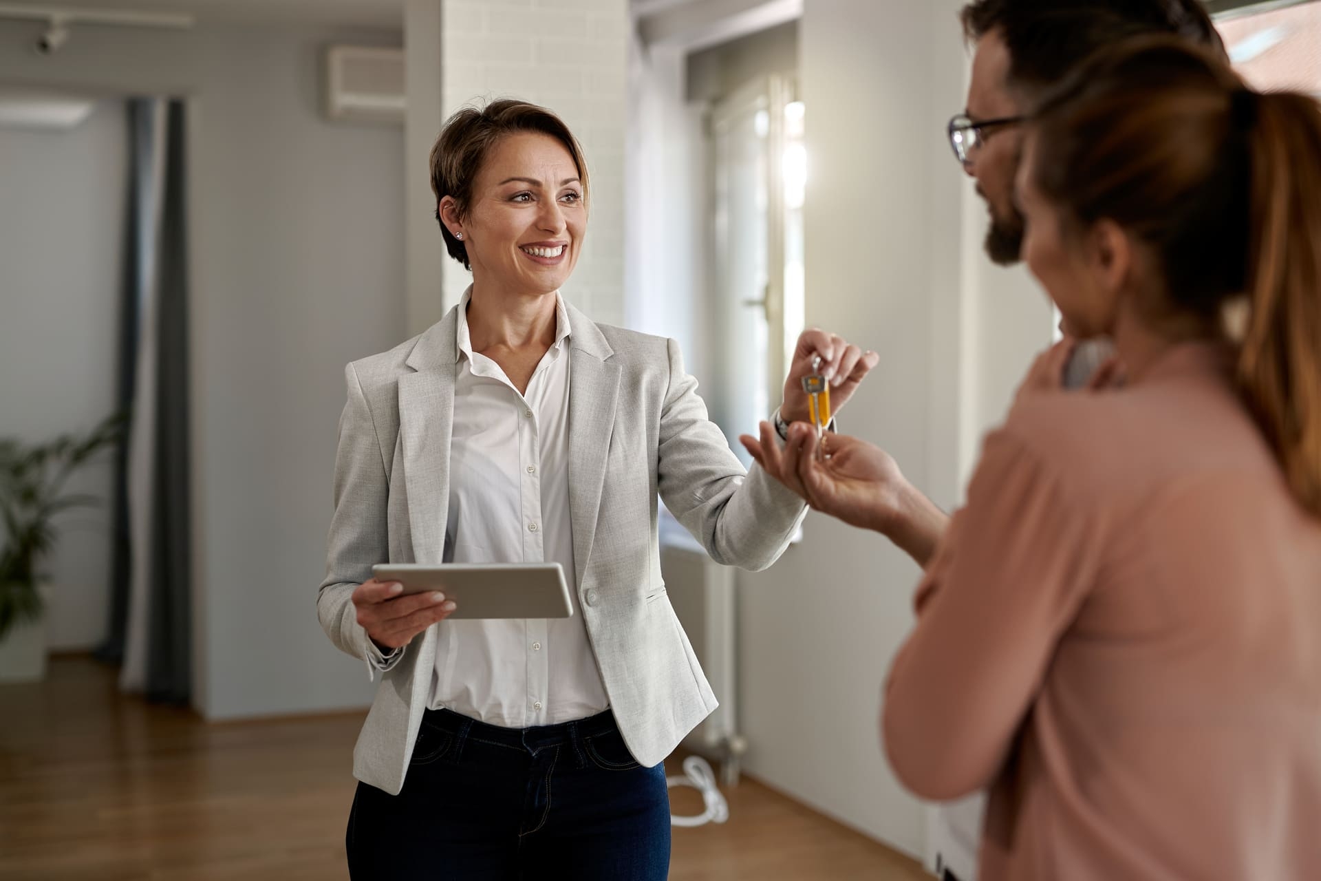 Who should pay for realtor services when selling and renting real estate