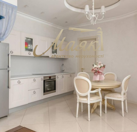 Продается 3 к. квартира в ЖК «Новопечерские Липки» , 86 м 2,  Печерский район.