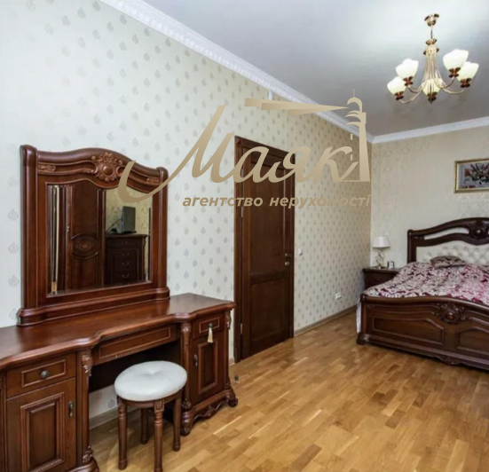 Продажа 2х-этажного дома 250м2 в с. Новоселки, Вышгородский район