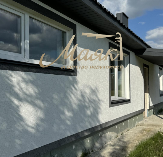 Продажа дома с большой террасой возле озера и реки Десна, с. Новоселки, Вышгородский район, 10 соток, 4 комнаты