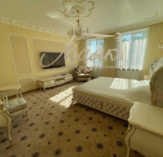 Продажа 2х-этажного дома 450м2 в с. Козин, Обуховский р-н, Киевская область 