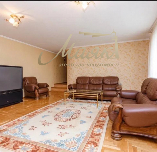 Продажа дома под бизнес 560 кв.м. 2 эт. Центр. Соломянский. 