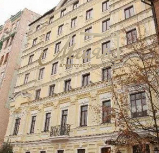 Продажа отдельно стоящего здания, возле м. Льва Толстого, Печерский район