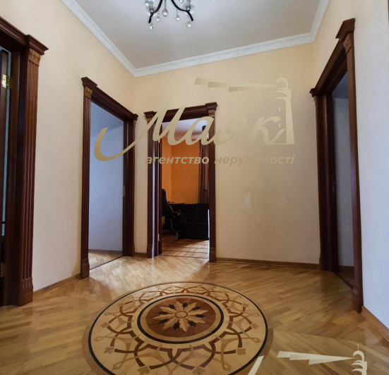 Продажа дома 550м2 в с. Крюковщина, под Киевом