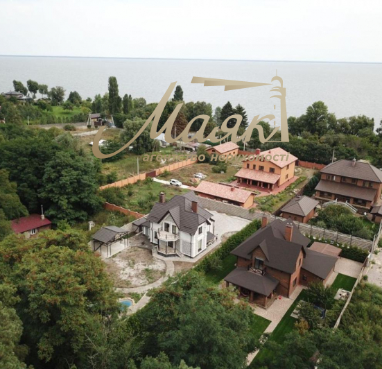 Продажа дома 260 м2 с ремонтом, участок 15 соток Киевское море