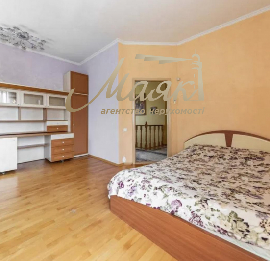 Продается дом с отдельным зданием, в котором сделан ремонт и есть сауна с.Гатное, Киев
