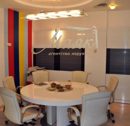 Продается респектабельный офис площадью 178 кв.м. возле Мариинского парка по ул.Грушевского 9А! 